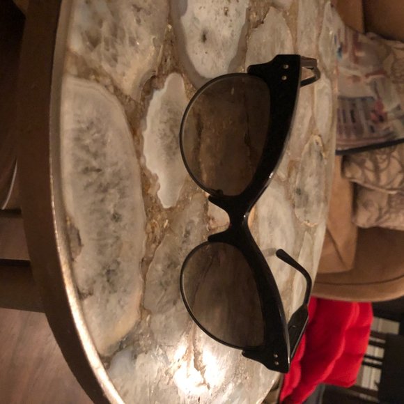 Mid 2000s cat eye woven patterns sunnies - Picture 3 of 5